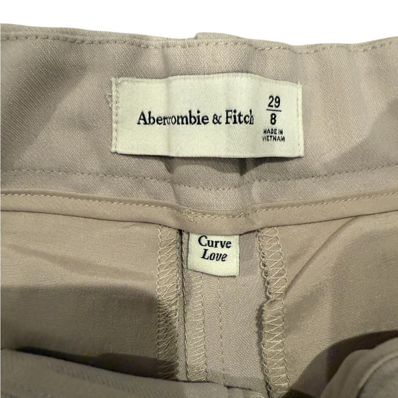 Abercrombie & Fitch Curve Love Sloane Tailored Short - Light Taupe - Picture 4 of 13